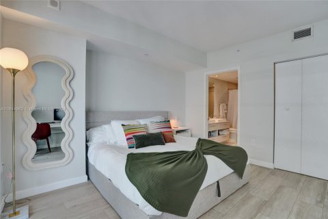 Condo in Miami, Florida, 1 bedroom  № 1763419 - photo 17