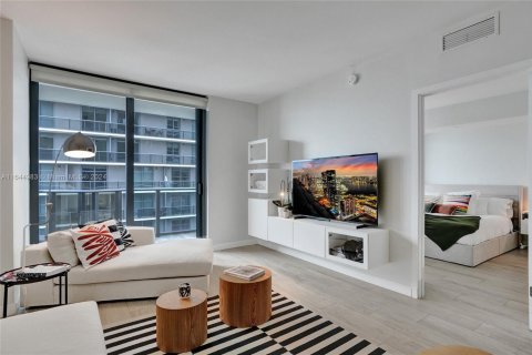 Condo in Miami, Florida, 1 bedroom  № 1763419 - photo 5