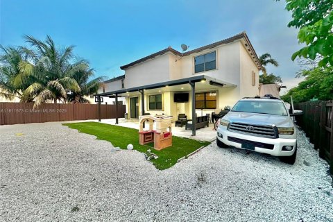 House in Homestead, Florida 4 bedrooms, 226.4 sq.m. № 1756029 - photo 10