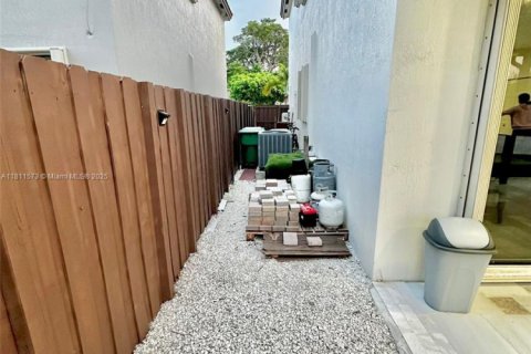 House in Homestead, Florida 4 bedrooms, 226.4 sq.m. № 1756029 - photo 6