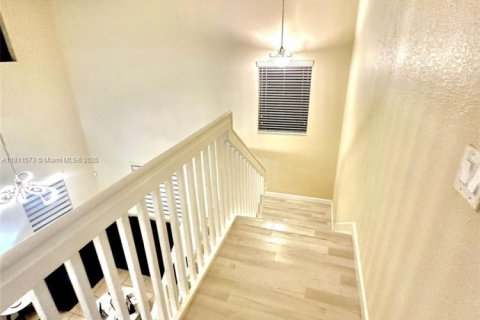 House in Homestead, Florida 4 bedrooms, 226.4 sq.m. № 1756029 - photo 25