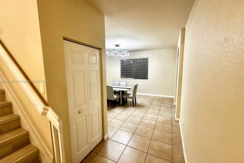 House in Homestead, Florida 4 bedrooms, 226.4 sq.m. № 1756029 - photo 20