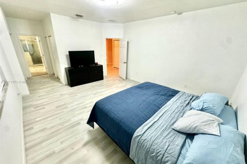 House in Homestead, Florida 4 bedrooms, 226.4 sq.m. № 1756029 - photo 28