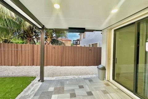 House in Homestead, Florida 4 bedrooms, 226.4 sq.m. № 1756029 - photo 12
