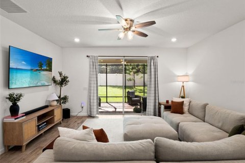 House in Mount Dora, Florida 3 bedrooms, 182.65 sq.m. № 2310330 - photo 15