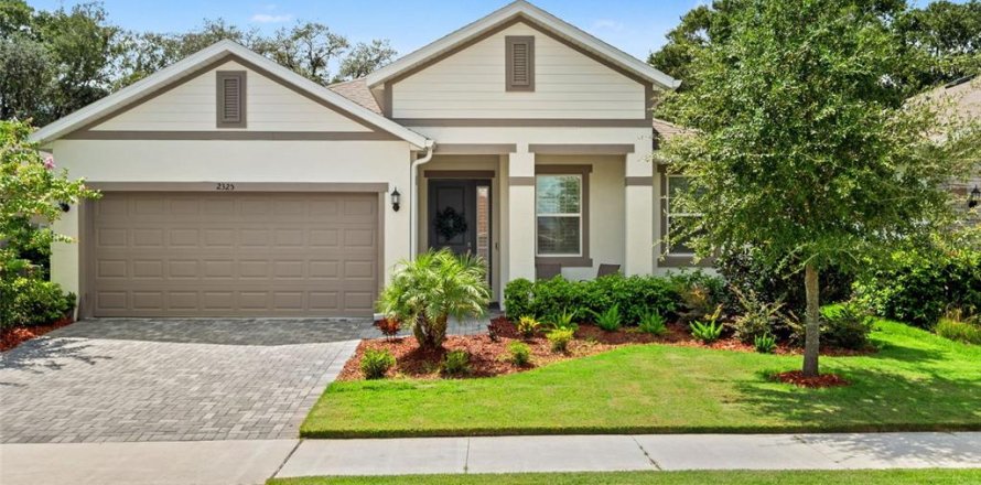 House in Mount Dora, Florida 3 bedrooms, 182.65 sq.m. № 2310330