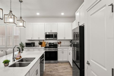 House in Mount Dora, Florida 3 bedrooms, 182.65 sq.m. № 2310330 - photo 8