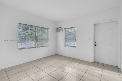 Apartment in El Portal, Florida 1 bedroom, 46.45 sq.m. № 1926111 - photo 6