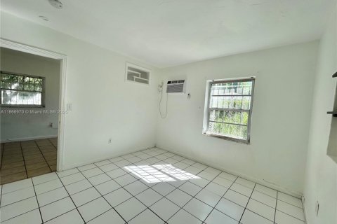 Apartment in El Portal, Florida 1 bedroom, 46.45 sq.m. № 1926111 - photo 15