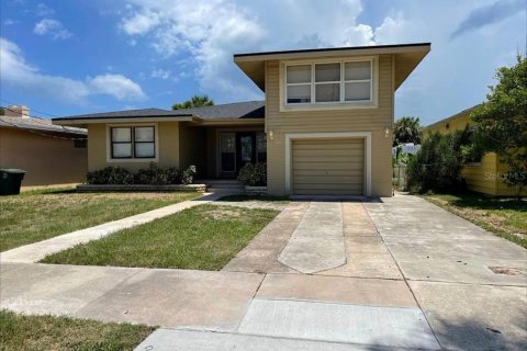 House in Daytona Beach, Florida 3 bedrooms, 143.26 sq.m. № 2277536
