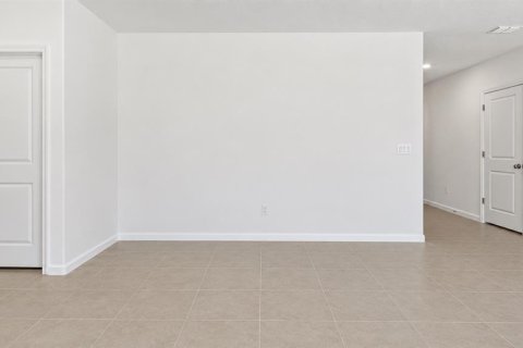 Villa ou maison à louer à Eustis, Floride: 4 chambres, 174.66 m2 № 2354837 - photo 18