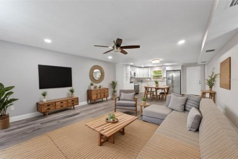 Casa en venta en Gulfport, Florida, 3 dormitorios, 172.8 m2 № 1913679 - foto 5