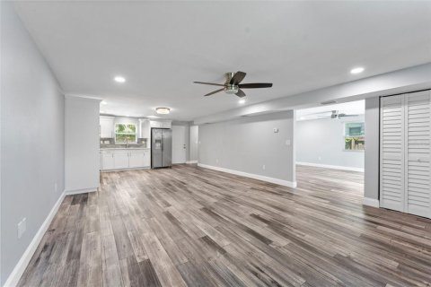 Casa en venta en Gulfport, Florida, 3 dormitorios, 172.8 m2 № 1913679 - foto 19