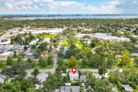 Casa en venta en Gulfport, Florida, 3 dormitorios, 172.8 m2 № 1913679 - foto 2