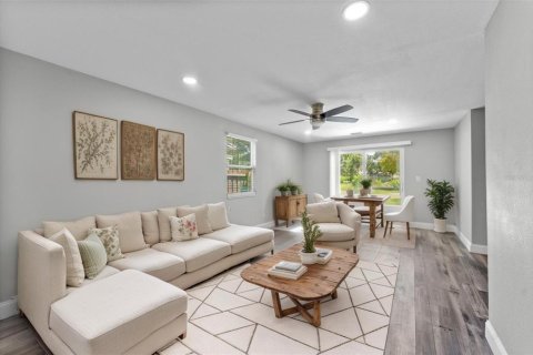 Casa en venta en Gulfport, Florida, 3 dormitorios, 172.8 m2 № 1913679 - foto 8