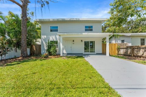 Casa en venta en Gulfport, Florida, 3 dormitorios, 172.8 m2 № 1913679 - foto 1