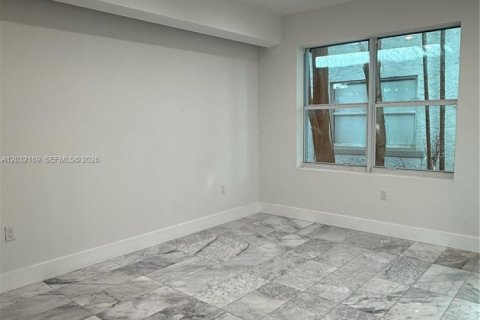 Apartment in Miami Beach, Florida 2 bedrooms, 60.39 sq.m. № 2086702 - photo 4