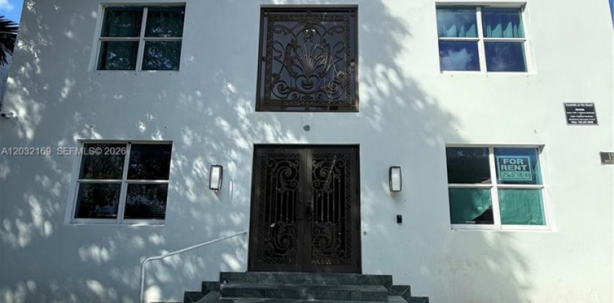 Apartment in Miami Beach, Florida 2 bedrooms, 60.39 sq.m. № 2086702
