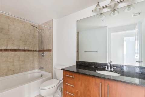 Copropriété à louer à Miami, Floride: 1 chambre, 99.03 m2 № 2008990 - photo 8