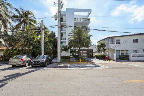 Condominio en alquiler en Miami Beach, Florida, 3 dormitorios, 205.31 m2 № 2016945 - foto 25