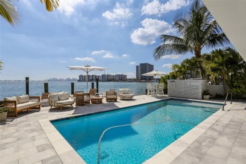Condominio en alquiler en Miami Beach, Florida, 3 dormitorios, 205.31 m2 № 2016945 - foto 23