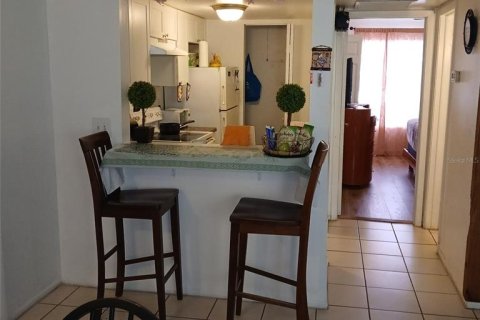 Condo in Tampa, Florida, 1 bedroom № 2118155 - photo 4