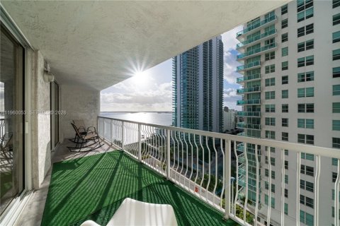Condo in Miami, Florida, 1 bedroom  № 2058548 - photo 5