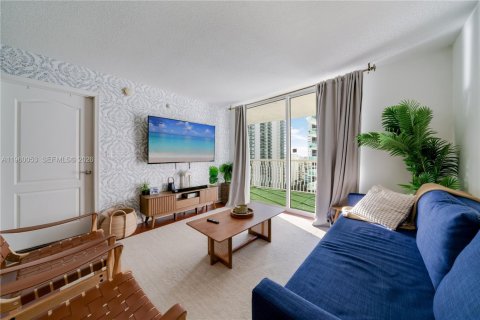 Condo in Miami, Florida, 1 bedroom  № 2058548 - photo 6