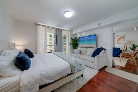 Condo in Miami, Florida, 1 bedroom  № 2058548 - photo 17