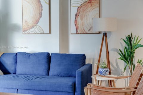 Condo in Miami, Florida, 1 bedroom  № 2058548 - photo 8
