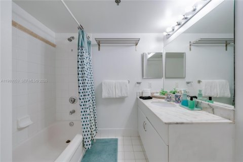 Condo in Miami, Florida, 1 bedroom  № 2058548 - photo 21