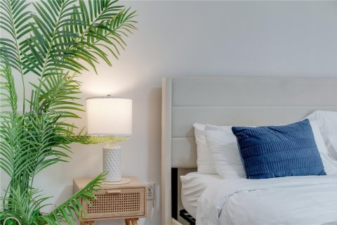 Condo in Miami, Florida, 1 bedroom  № 2058548 - photo 18