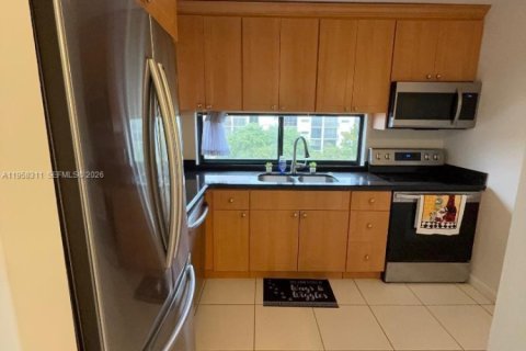 Condominio en alquiler en Sunny Isles Beach, Florida, 1 dormitorio, 71.26 m2 № 2020329 - foto 13