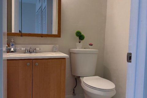 Condominio en alquiler en Sunny Isles Beach, Florida, 1 dormitorio, 71.26 m2 № 2020329 - foto 16