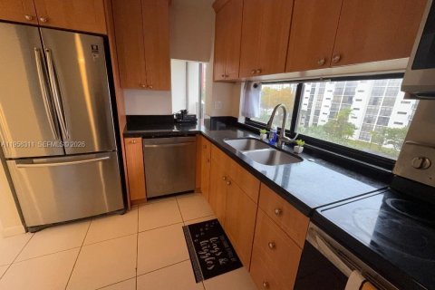 Condominio en alquiler en Sunny Isles Beach, Florida, 1 dormitorio, 71.26 m2 № 2020329 - foto 10