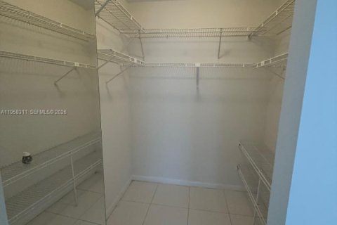 Condominio en alquiler en Sunny Isles Beach, Florida, 1 dormitorio, 71.26 m2 № 2020329 - foto 20