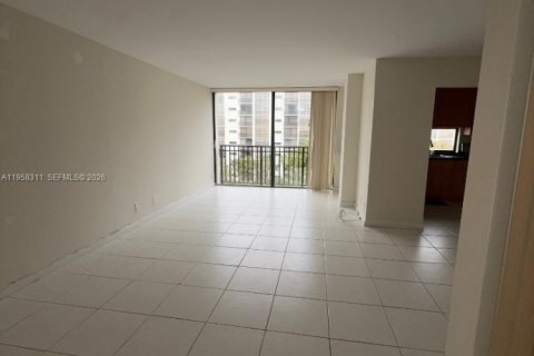 Condominio en alquiler en Sunny Isles Beach, Florida, 1 dormitorio, 71.26 m2 № 2020329 - foto 22