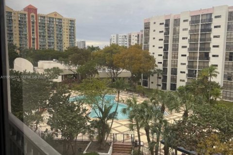 Condominio en alquiler en Sunny Isles Beach, Florida, 1 dormitorio, 71.26 m2 № 2020329 - foto 25
