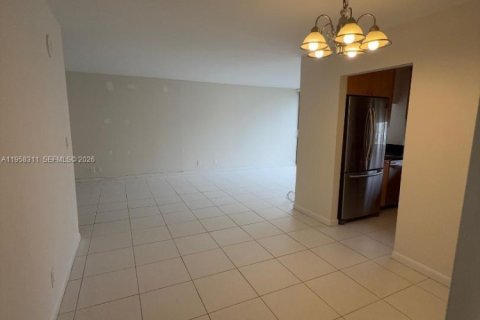 Condominio en alquiler en Sunny Isles Beach, Florida, 1 dormitorio, 71.26 m2 № 2020329 - foto 21