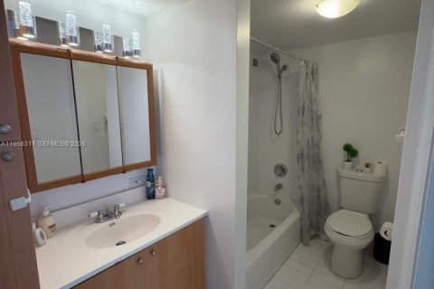 Condominio en alquiler en Sunny Isles Beach, Florida, 1 dormitorio, 71.26 m2 № 2020329 - foto 14