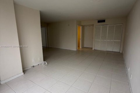 Condominio en alquiler en Sunny Isles Beach, Florida, 1 dormitorio, 71.26 m2 № 2020329 - foto 23