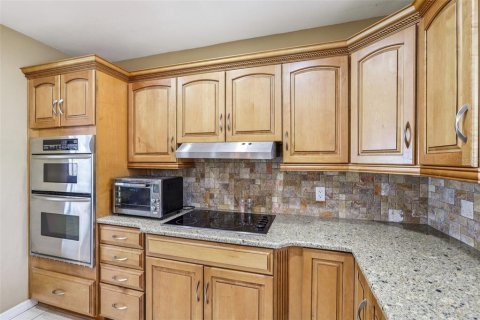 House in Winter Haven, Florida 4 bedrooms, 222.69 sq.m. № 2110714 - photo 28