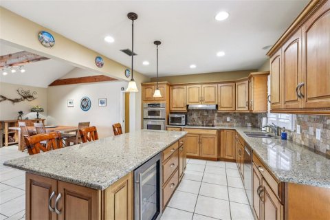 House in Winter Haven, Florida 4 bedrooms, 222.69 sq.m. № 2110714 - photo 26