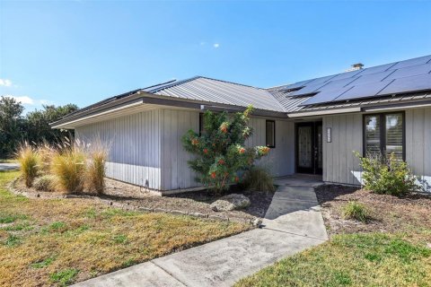 House in Winter Haven, Florida 4 bedrooms, 222.69 sq.m. № 2110714 - photo 10