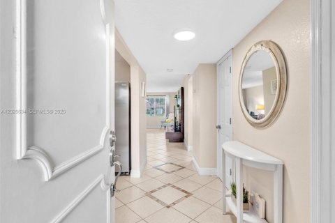 Copropriété à vendre à Davie, Floride: 1 chambre, 83.7 m2 № 2176114 - photo 2