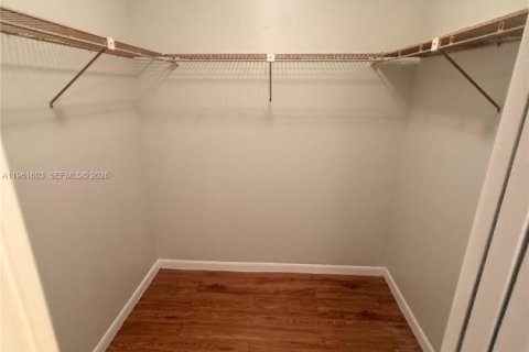 Condo in Tamarac, Florida, 1 bedroom  № 2080842 - photo 4