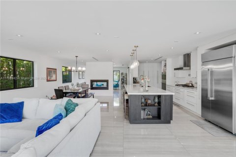 House in North Miami, Florida 3 bedrooms, 240.8 sq.m. № 1739693 - photo 20