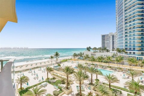 Copropriété à louer à Hollywood, Floride: 1 chambre, 69.21 m2 № 2010983 - photo 2