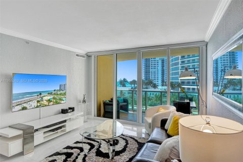 Copropriété à louer à Hollywood, Floride: 1 chambre, 69.21 m2 № 2010983 - photo 3