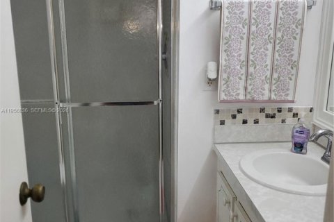 Купить кондоминиум в Санрайз, Флорида 2 спальни, 78.97м2, № 2153507 - фото 19